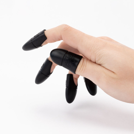 Easy soak off clip