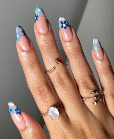 fleurs-bleues-nail-art