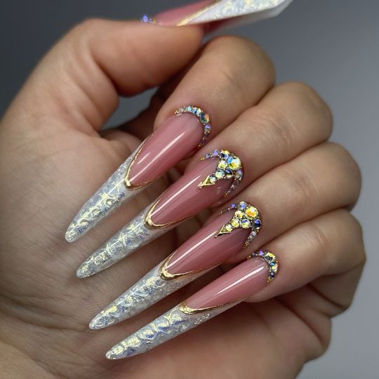 Les idées nail art pour briller le soir du réveillon