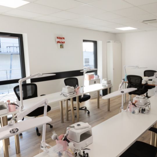 M’Nails au service de l’excellence en esthétique professionnelle