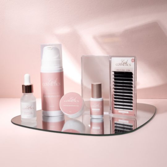 Lashcosmetics : la nouvelle marque d’extensions de cils professionnelles
